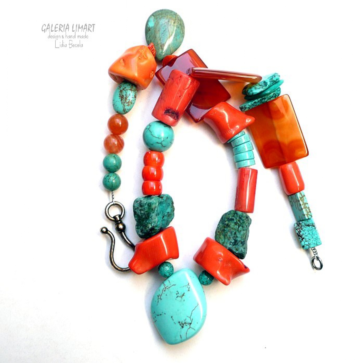 elegancka kompozycja masywnego naszyjnika z prawdziwego korala w  ciekawym kolorze, karneolu i turkusu